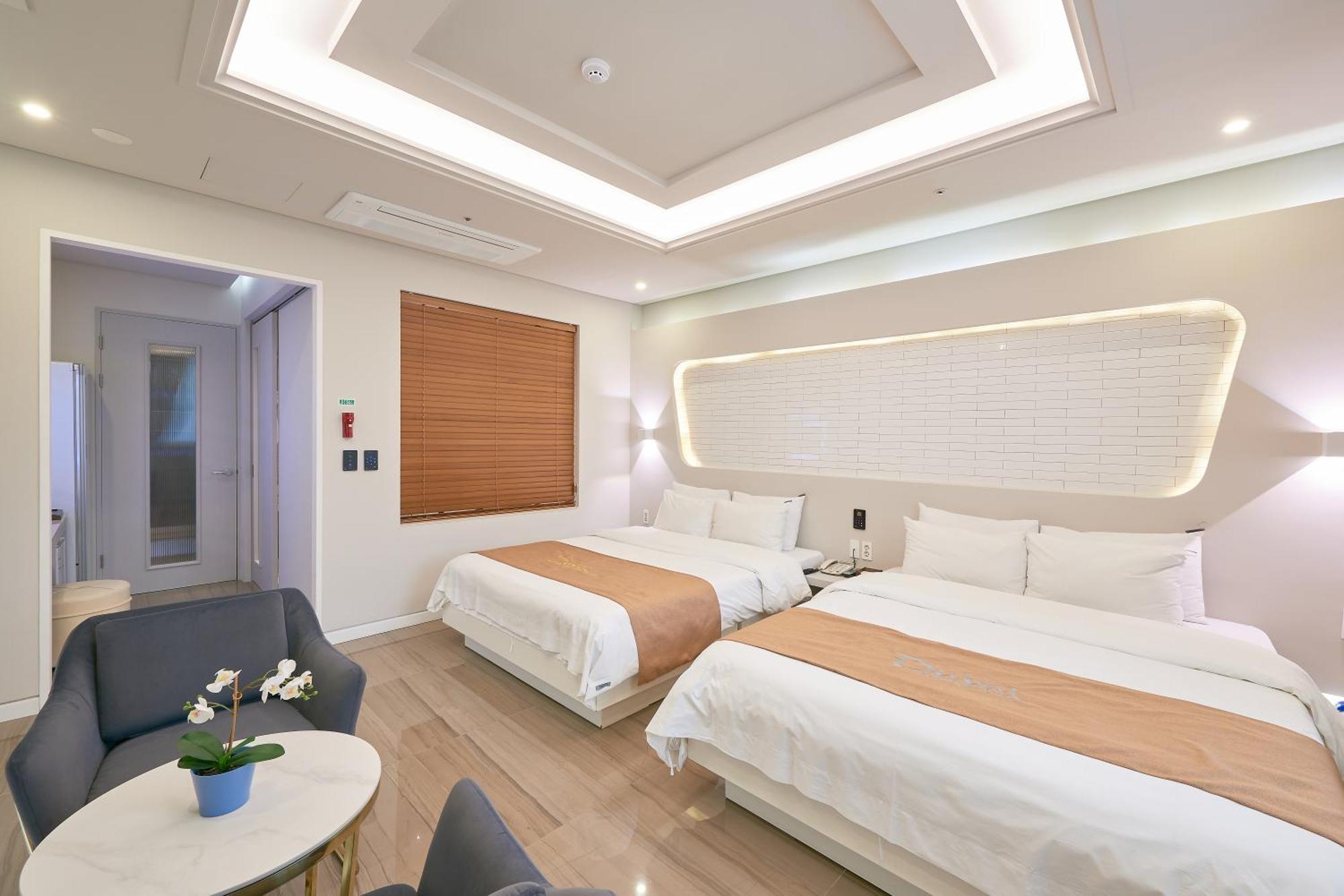 Dubai Hotel Gwangju Metropolitan City Exterior foto